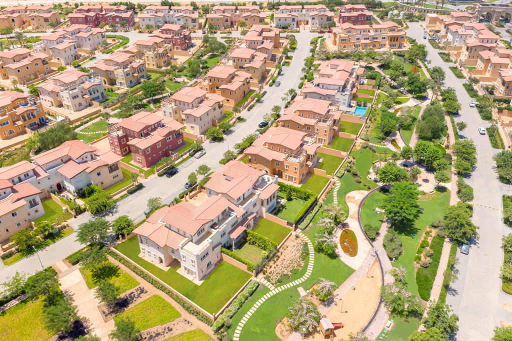 hyde park new cairo facilities
